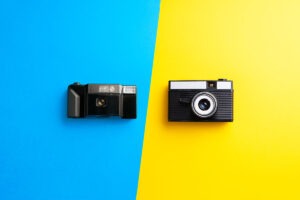 cámara vieja y moderna